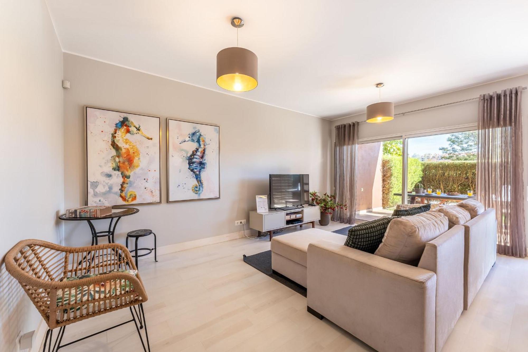 Serene Ocean 1 Bdr Apartment With Patio By Lovelystay ポルティマン エクステリア 写真