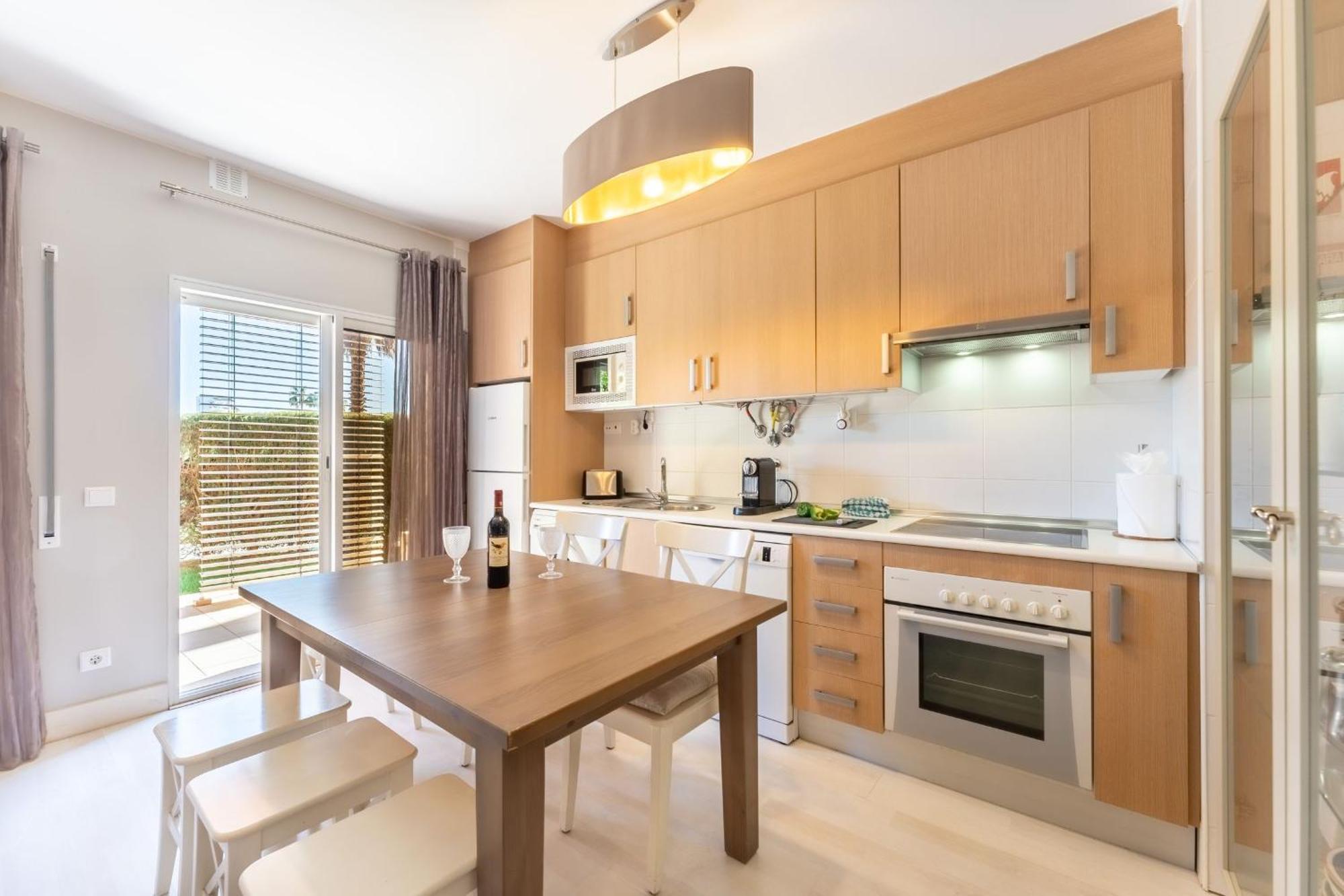 Serene Ocean 1 Bdr Apartment With Patio By Lovelystay ポルティマン エクステリア 写真