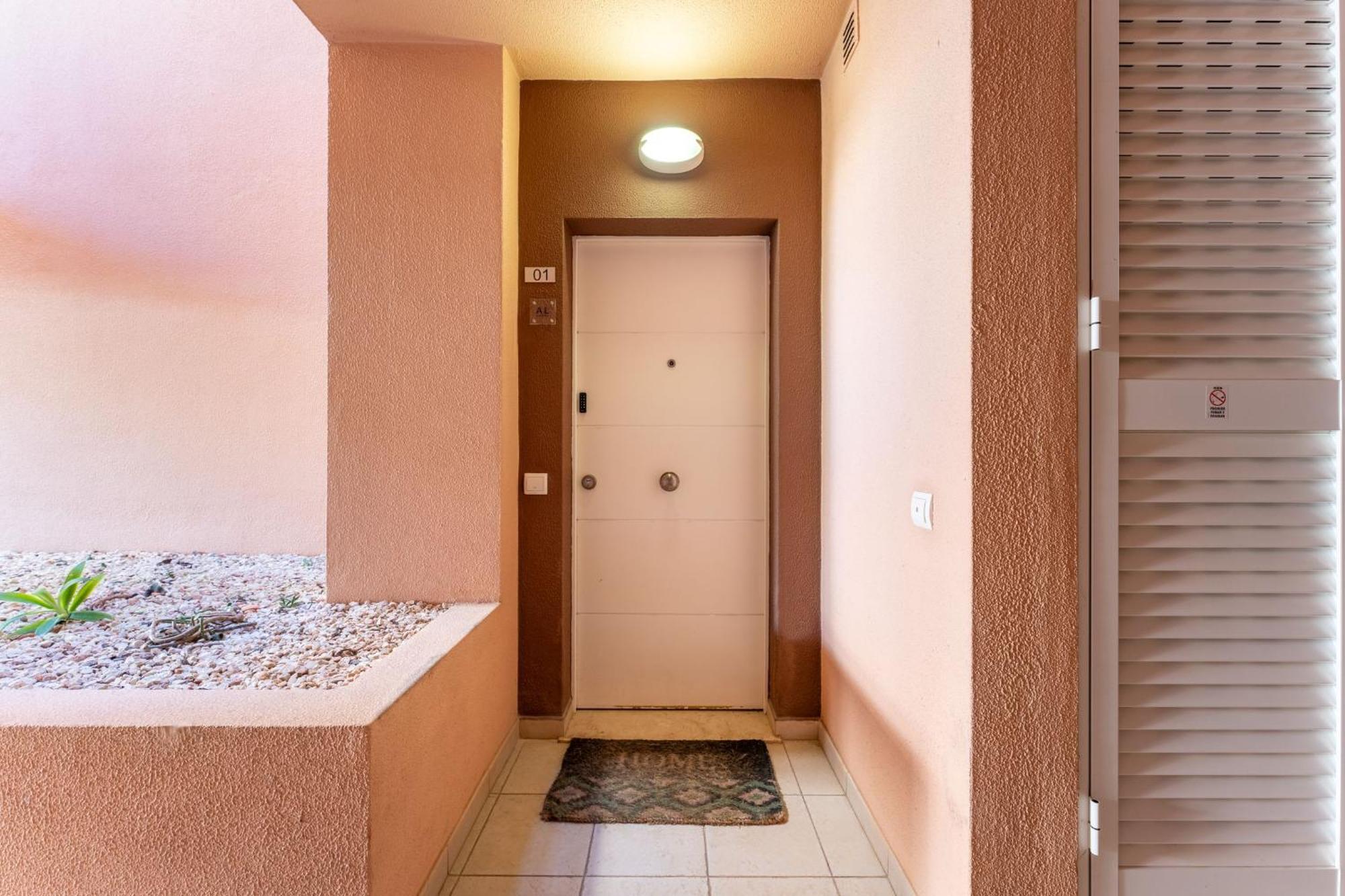 Serene Ocean 1 Bdr Apartment With Patio By Lovelystay ポルティマン エクステリア 写真